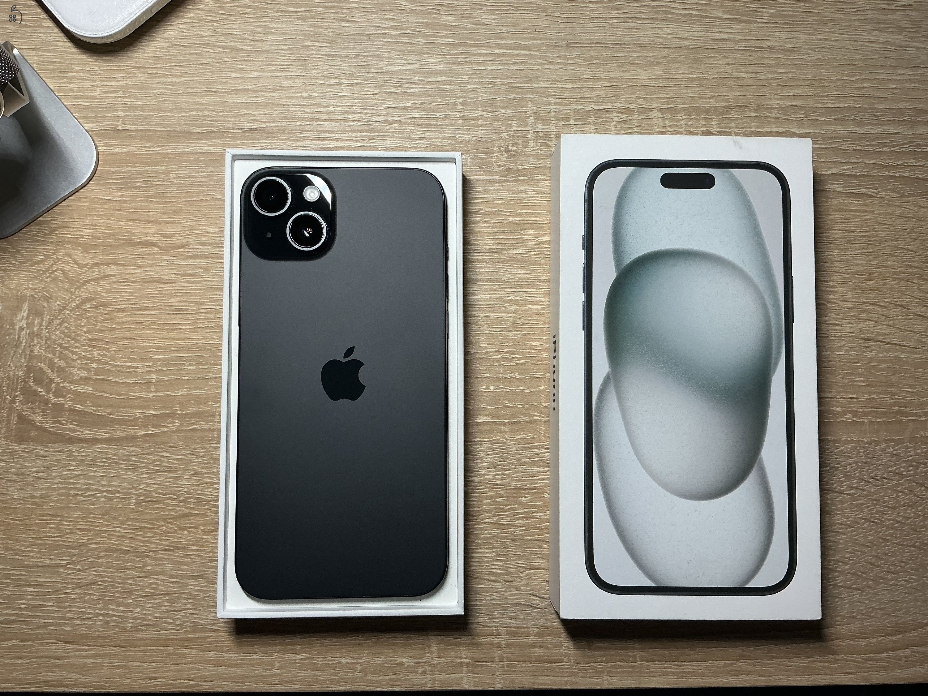 Iphone 15 plus, 128gb, újszerű, gyári tokokkal