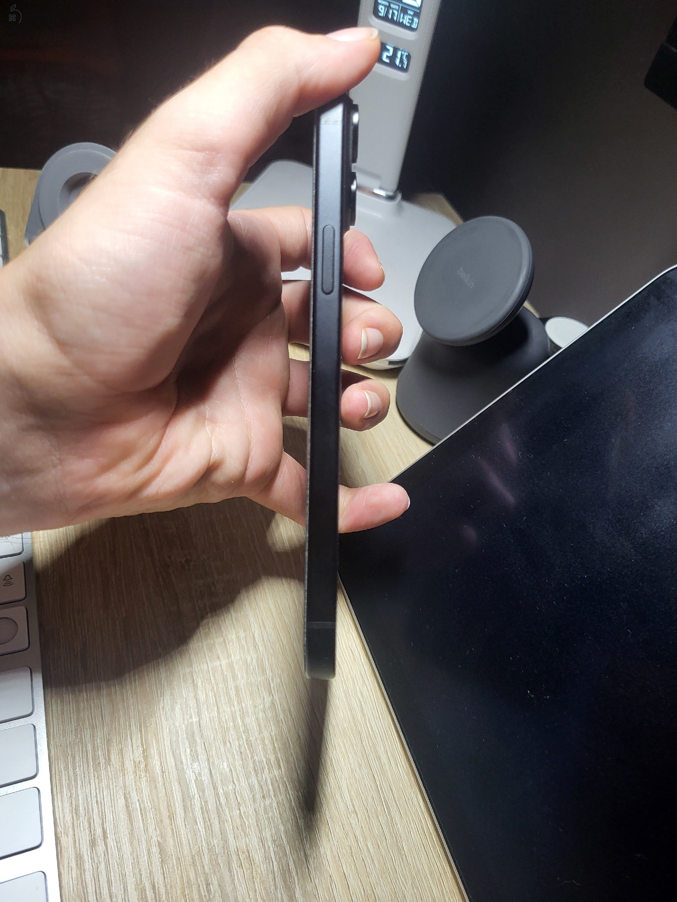 Iphone 15 plus, 128gb, újszerű, gyári tokokkal