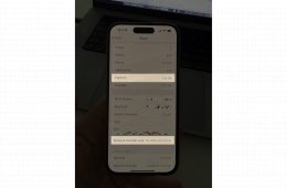 Hibátlan sárga iPhone 15