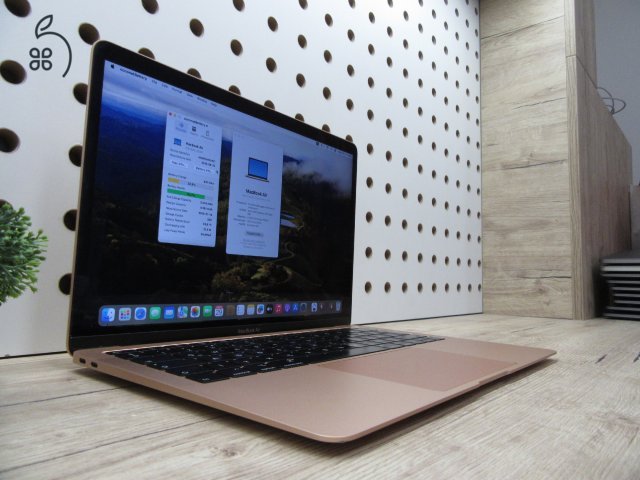 Apple MacBook Air 13” (2018, Retina) – Pehelykönnyű, megbízható mindennapokra – 8/256 – Használt, megkímélt – 82% akku (320 ciklus) – Garancia 3 hónap