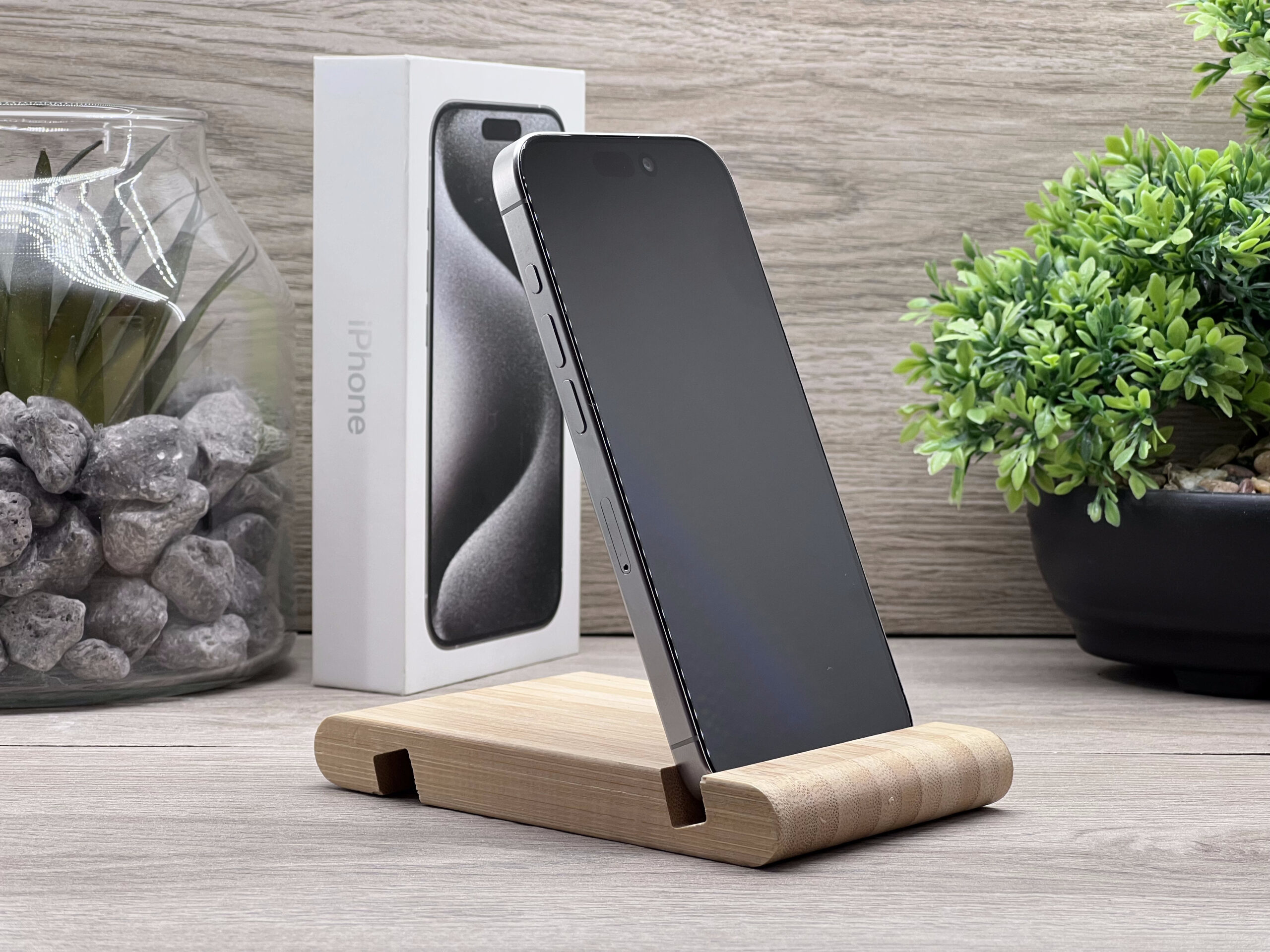 Hibátlan iPhone 15 Pro White Titanium 256GB 2 ÉV Garanciával Számlával 92% Akksi