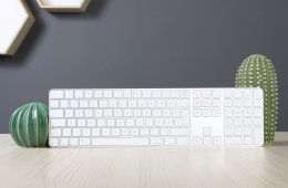 Apple Magic Keyboard Touch ID w/ Numpad HUN US-7215