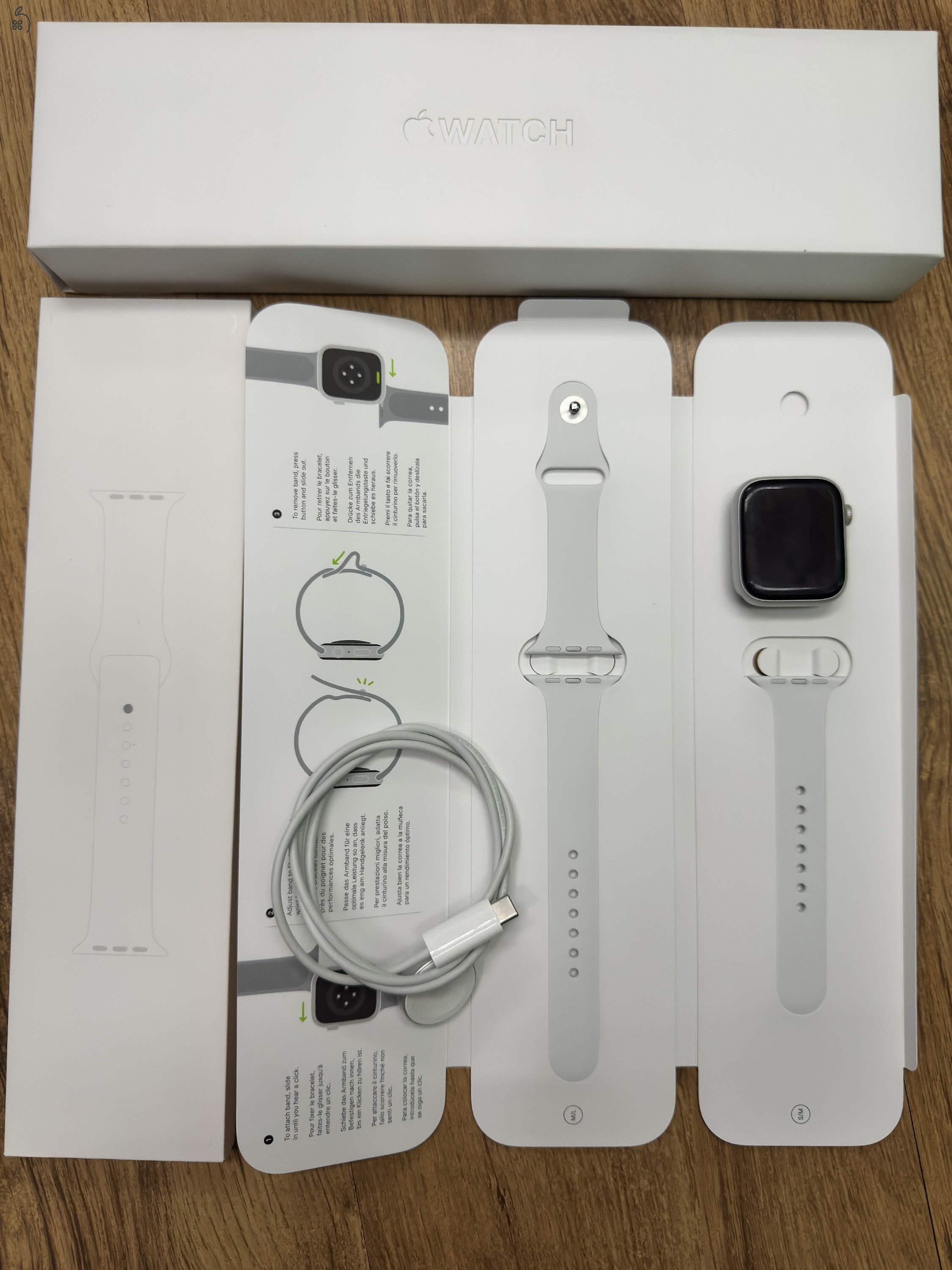 Apple Watch 8 (GPS + cellular 45 mm) Ezüst Alu Fehér