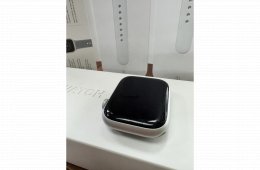 Apple Watch 8 (GPS + cellular 45 mm) Ezüst Alu Fehér