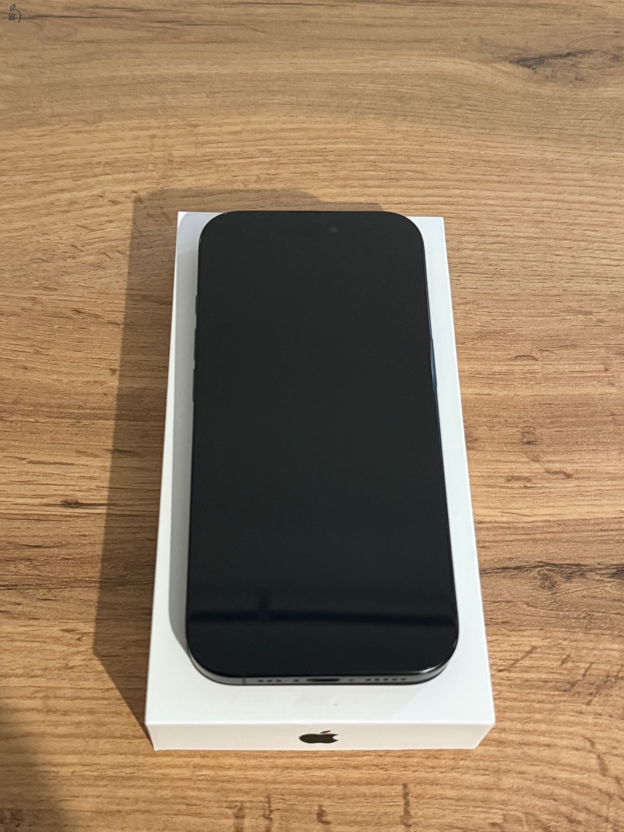 iPhone 16 Pro 256 GB Fekete Titán - Kártyafüggetlen, Garanciával, 94% Akkumulátor