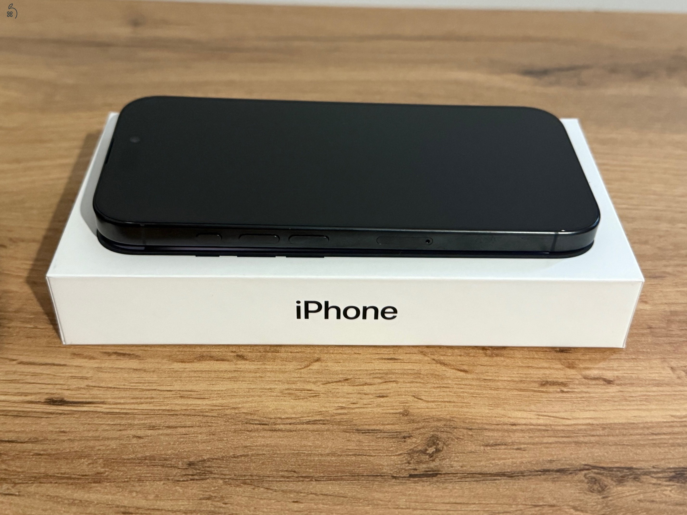 iPhone 16 Pro 256 GB Fekete Titán - Kártyafüggetlen, Garanciával, 94% Akkumulátor