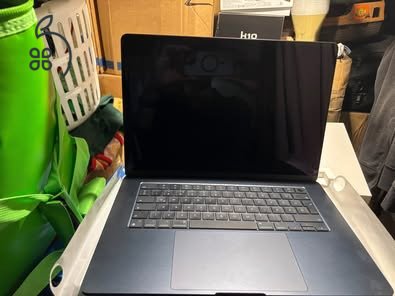 Szinte új Apple Macbook Air 15