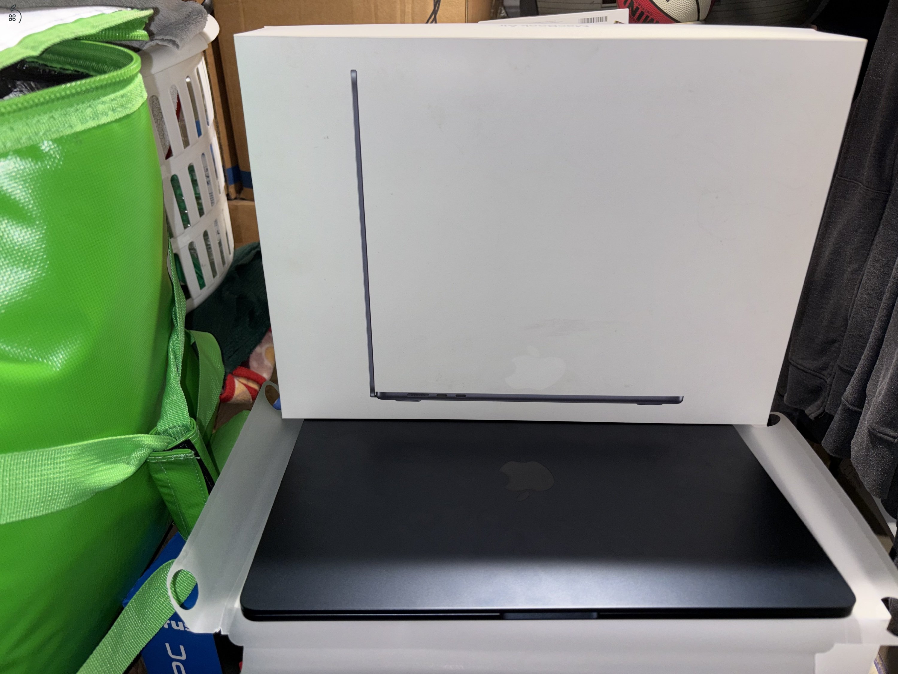 Szinte új Apple Macbook Air 15