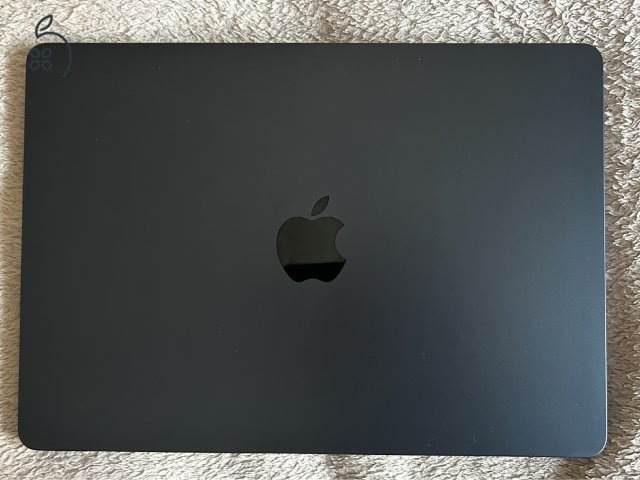 MacBook Air M2 (Midnight) / 13