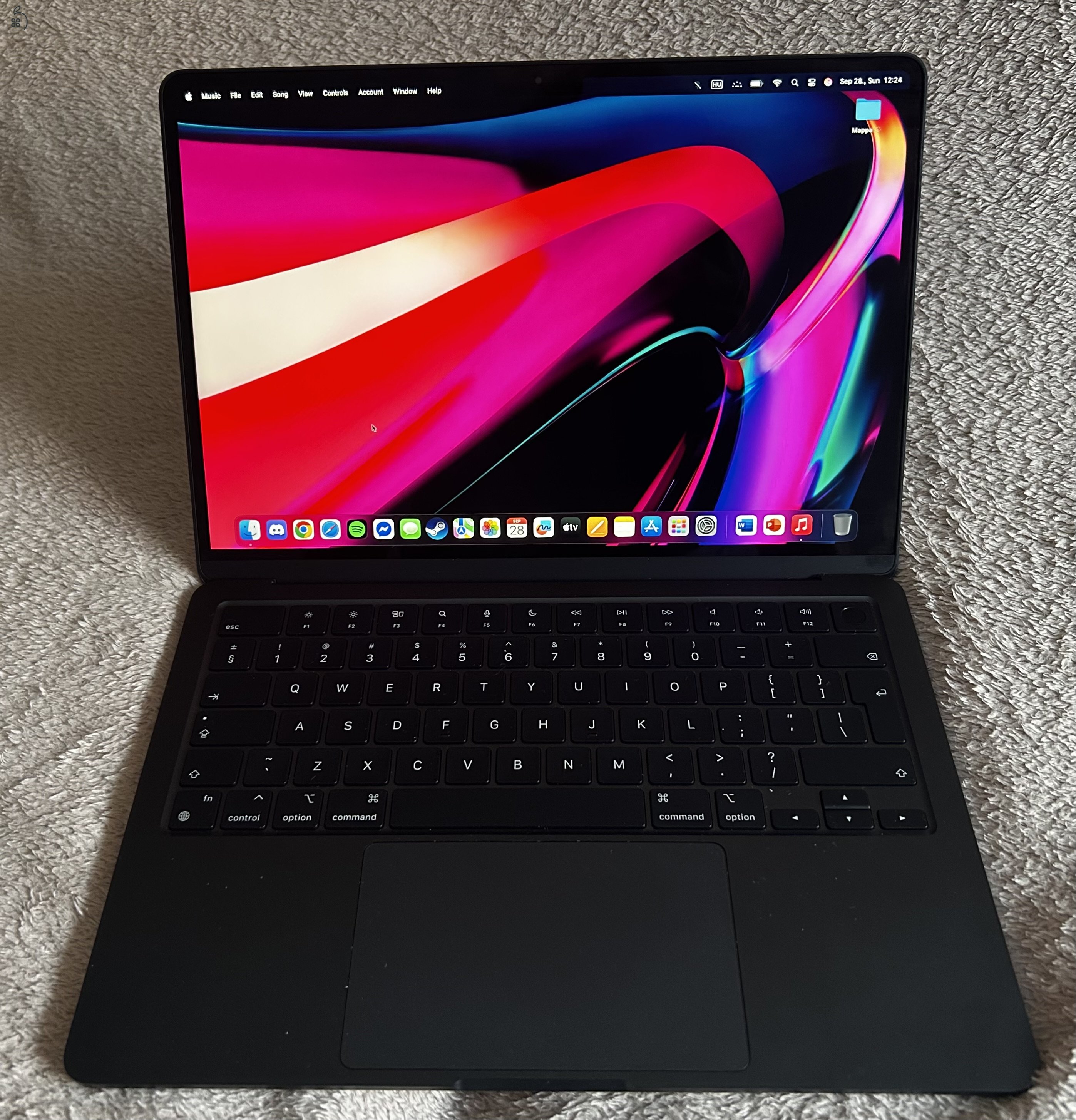 MacBook Air M2 (Midnight) / 13