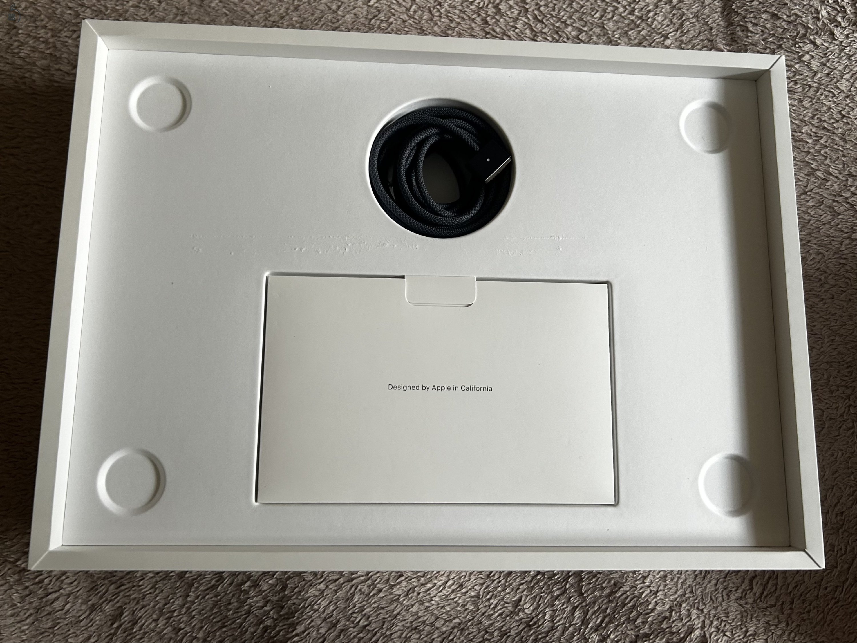 MacBook Air M2 (Midnight) / 13