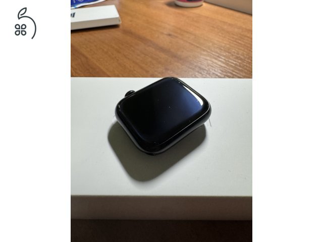 Apple Watch S8 45mm Midnight blue kitűnő + ajándék apple szíj