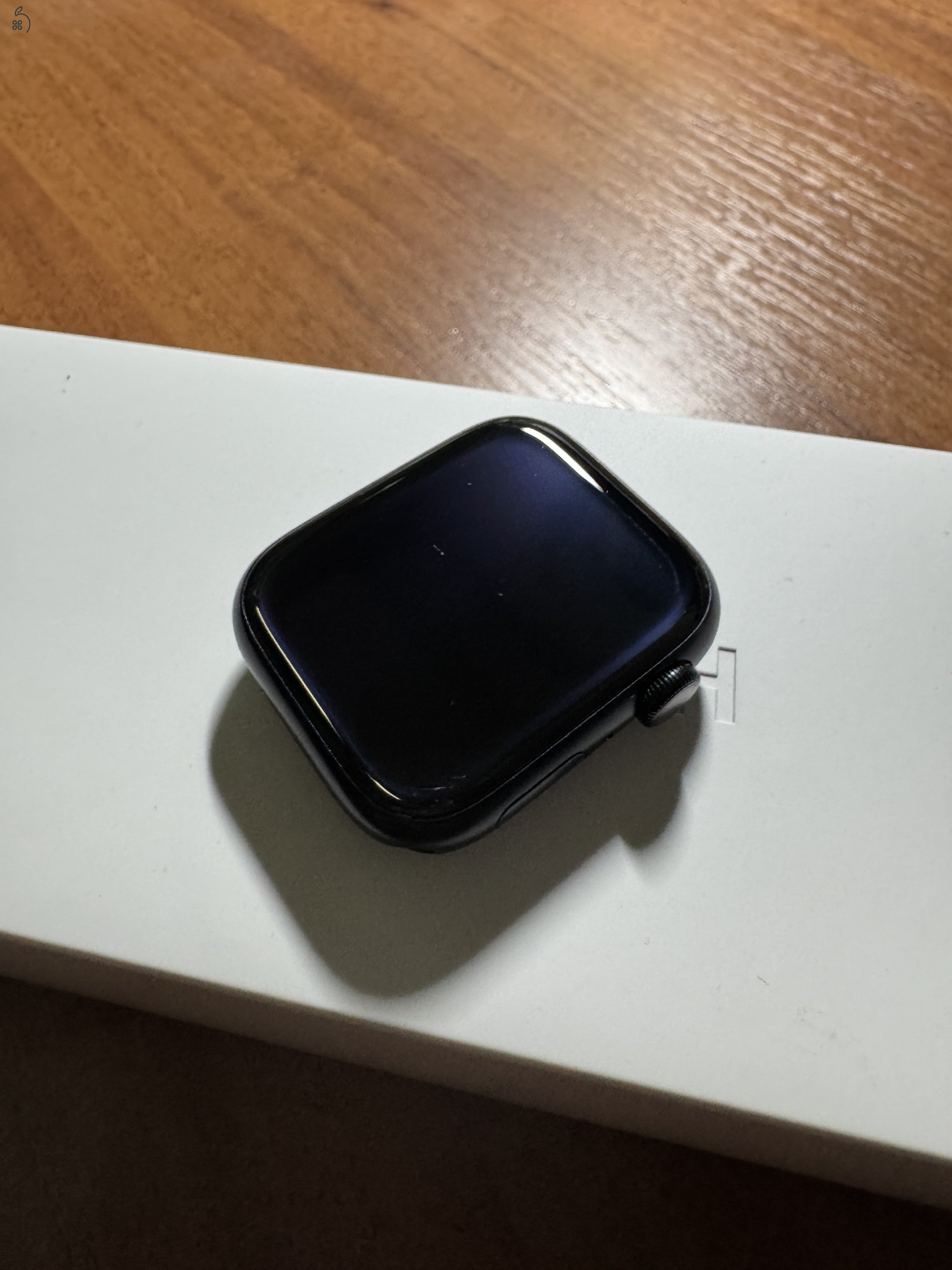 Apple Watch S8 45mm Midnight blue kitűnő + ajándék apple szíj