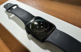 Apple Watch S8 45mm Midnight blue kitűnő + ajándék apple szíj