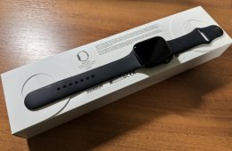 Apple Watch S8 45mm Midnight blue kitűnő + ajándék apple szíj
