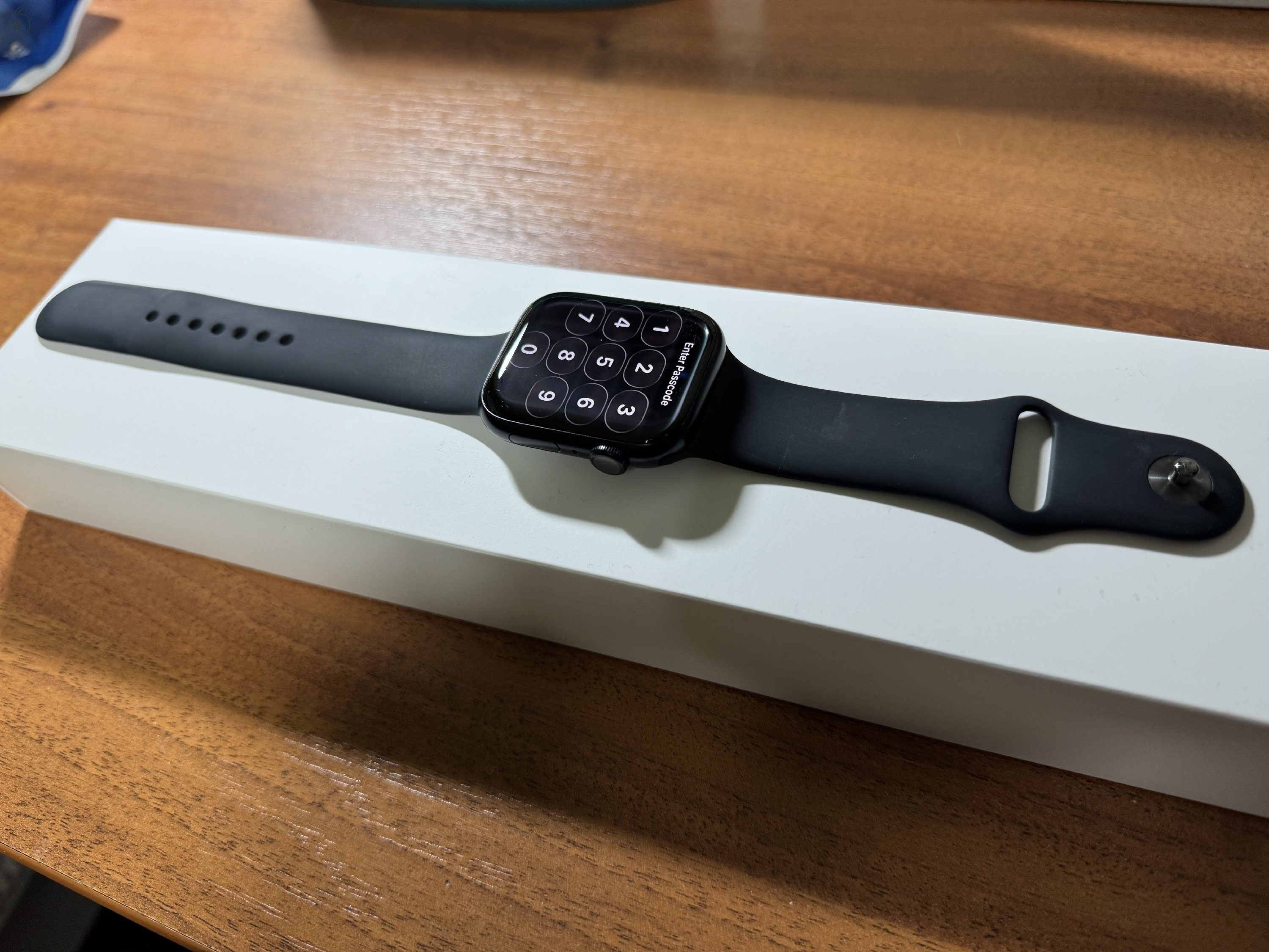 Apple Watch S8 45mm Midnight blue kitűnő + ajándék apple szíj