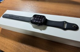 Apple Watch S8 45mm Midnight blue kitűnő + ajándék apple szíj