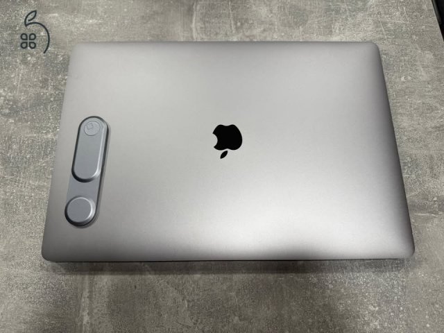 MacBook Pro 16