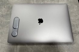 MacBook Pro 16