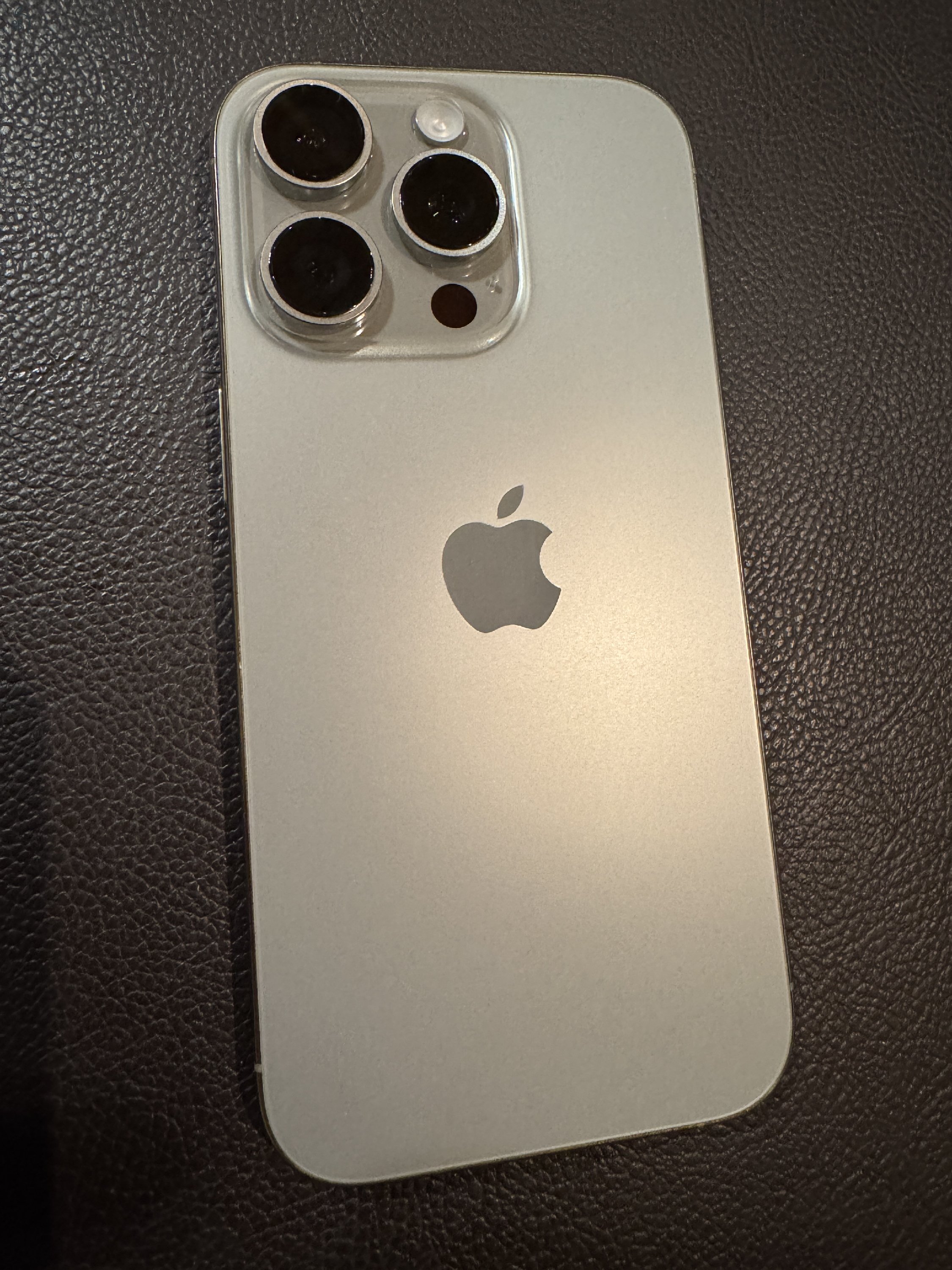 iPhone 15 Pro Max 512GB extrákkal eladó