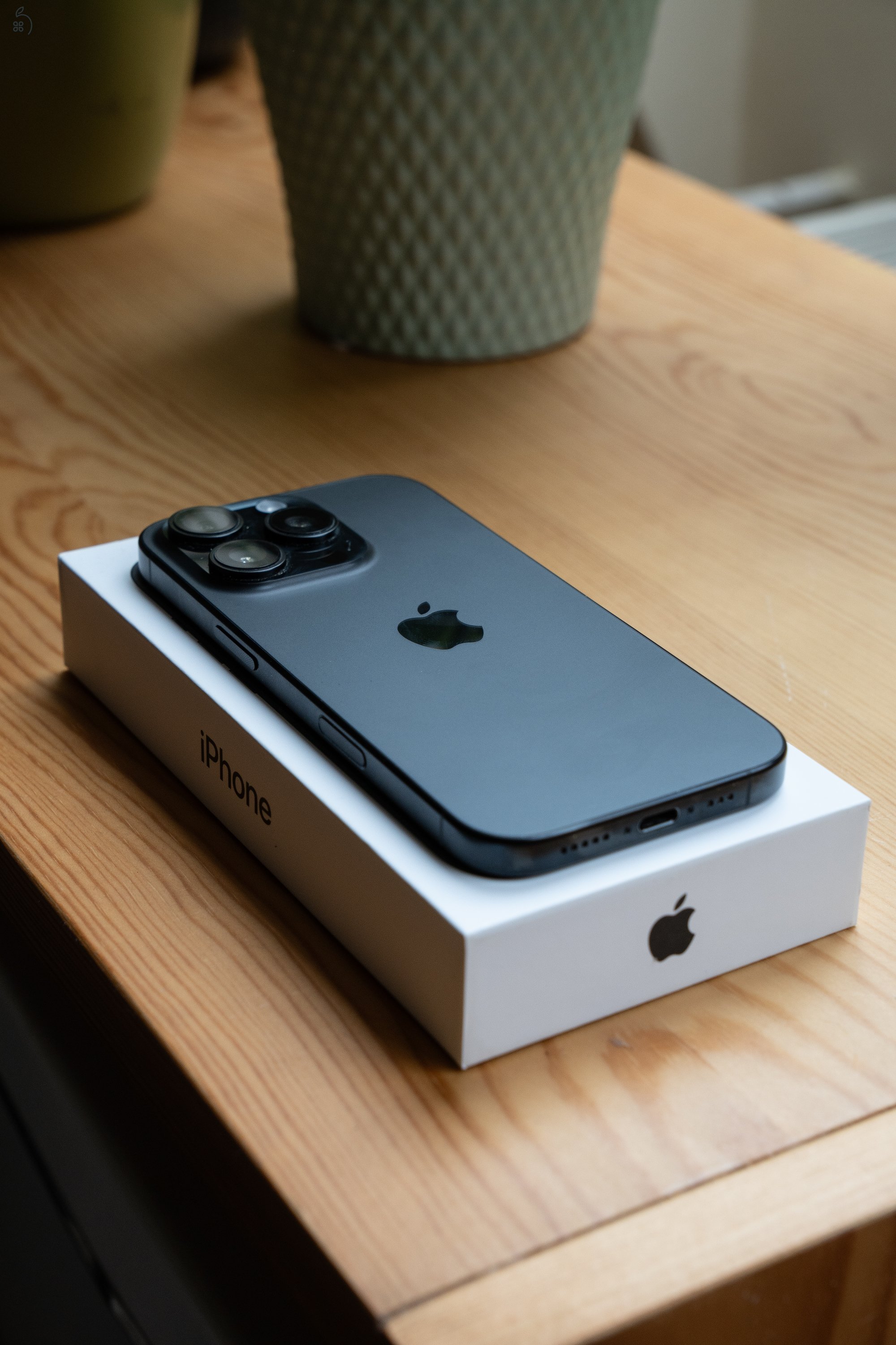 ???? Eladó iPhone 16 Pro – 128 GB – Black