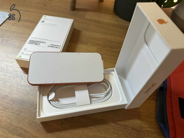 iPhone 17 Pro - 256 gb / Cosmic Orange szín  - Apple garanciás 