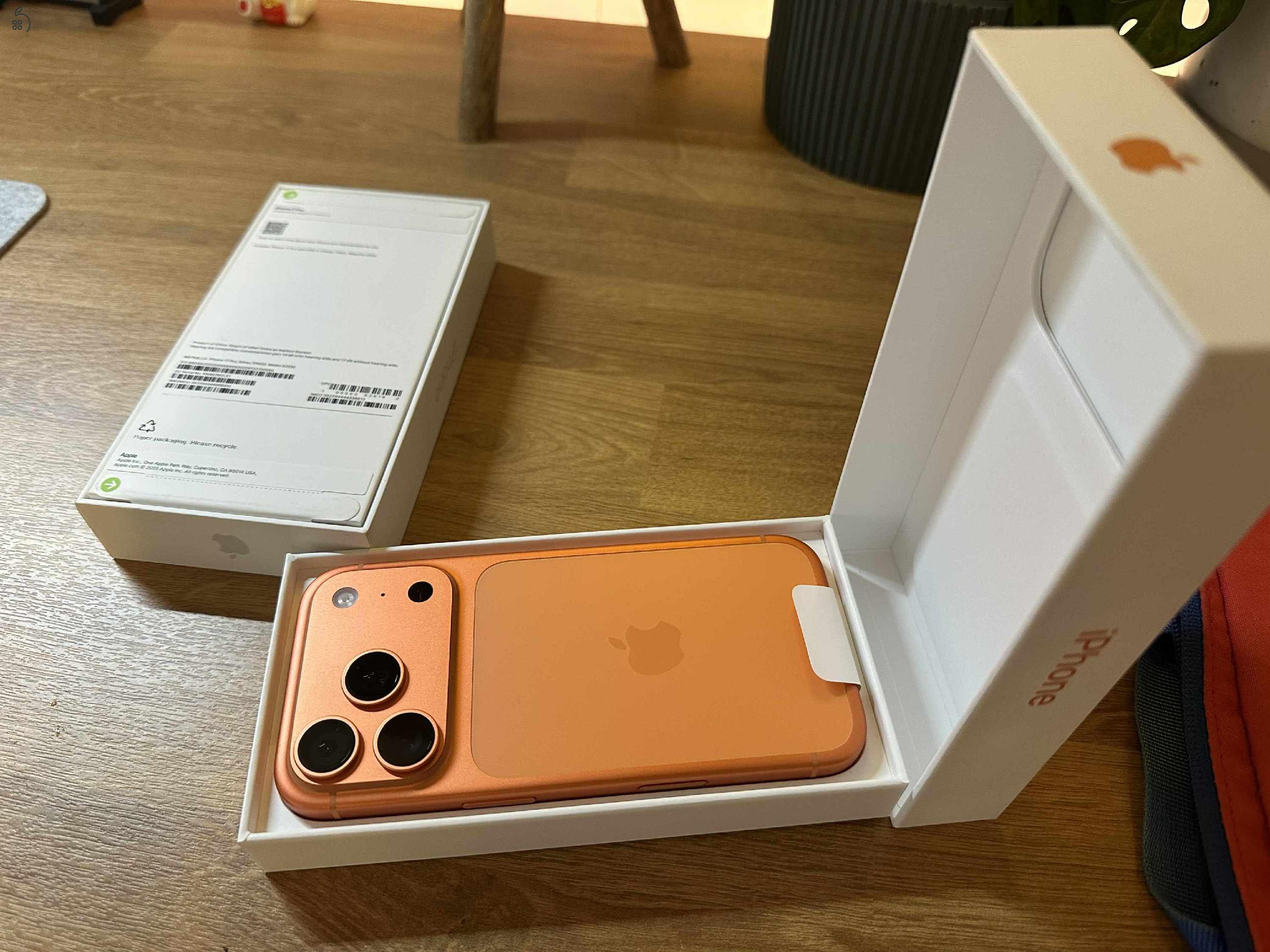 iPhone 17 Pro - 256 gb / Cosmic Orange szín  - Apple garanciás 