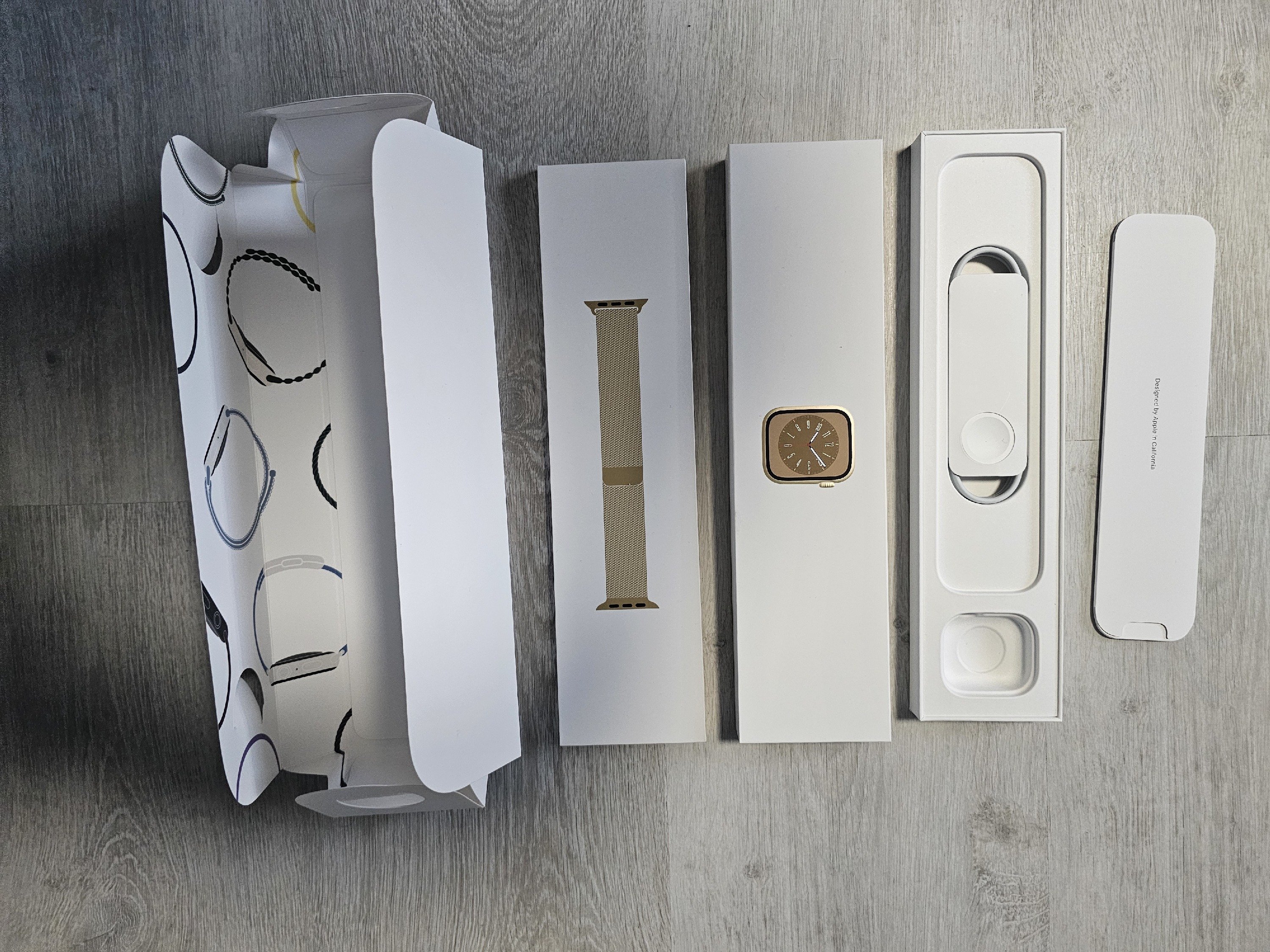 Apple Watch Series 8 – Gold Stainless Steel + Milanese Loop 