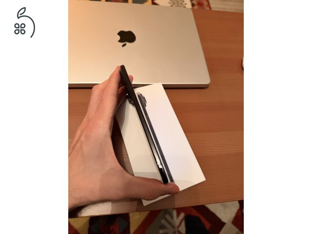 Apple iPhone Air, 256GB, fekete szín