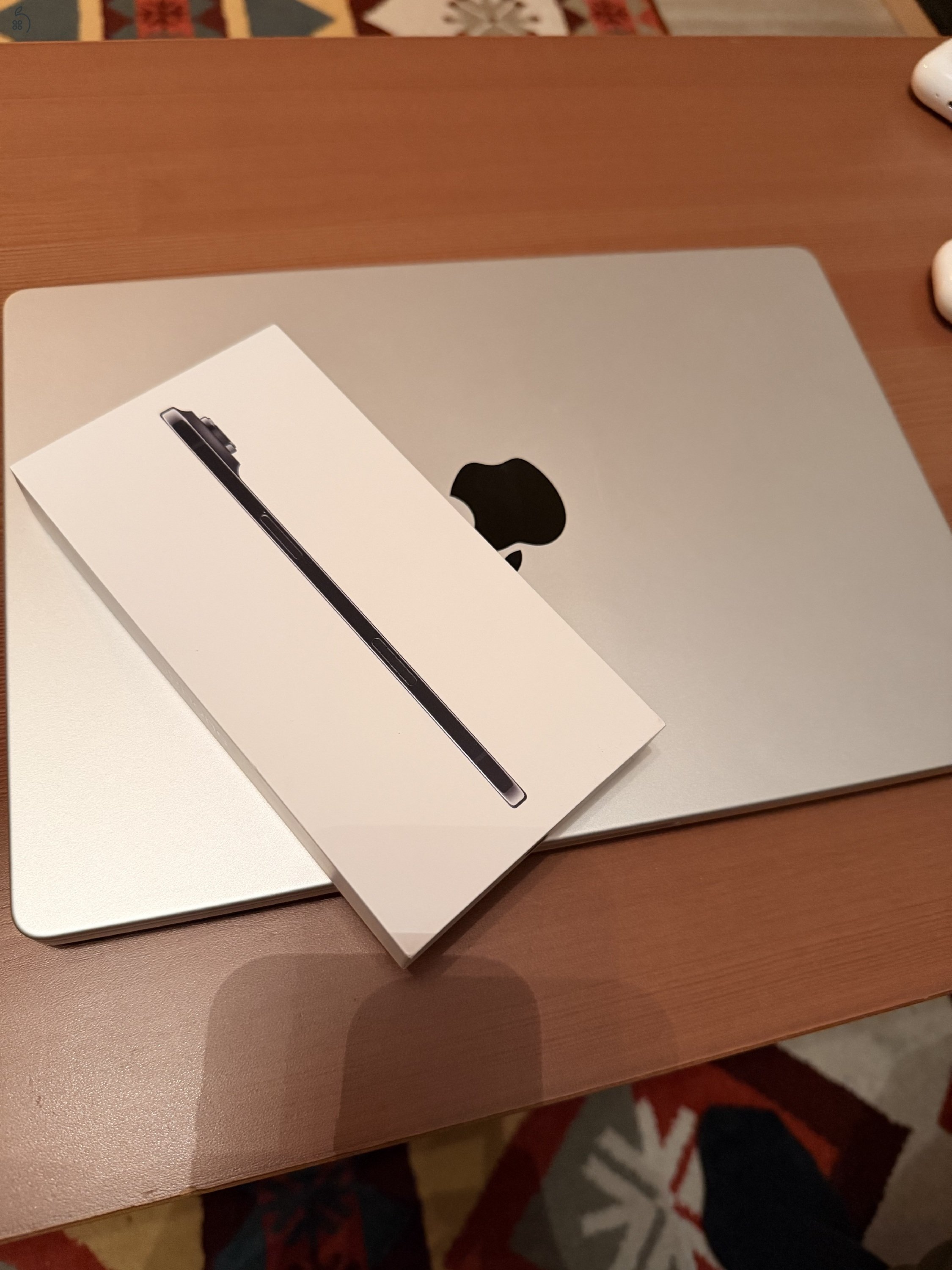 Apple iPhone Air, 256GB, fekete szín
