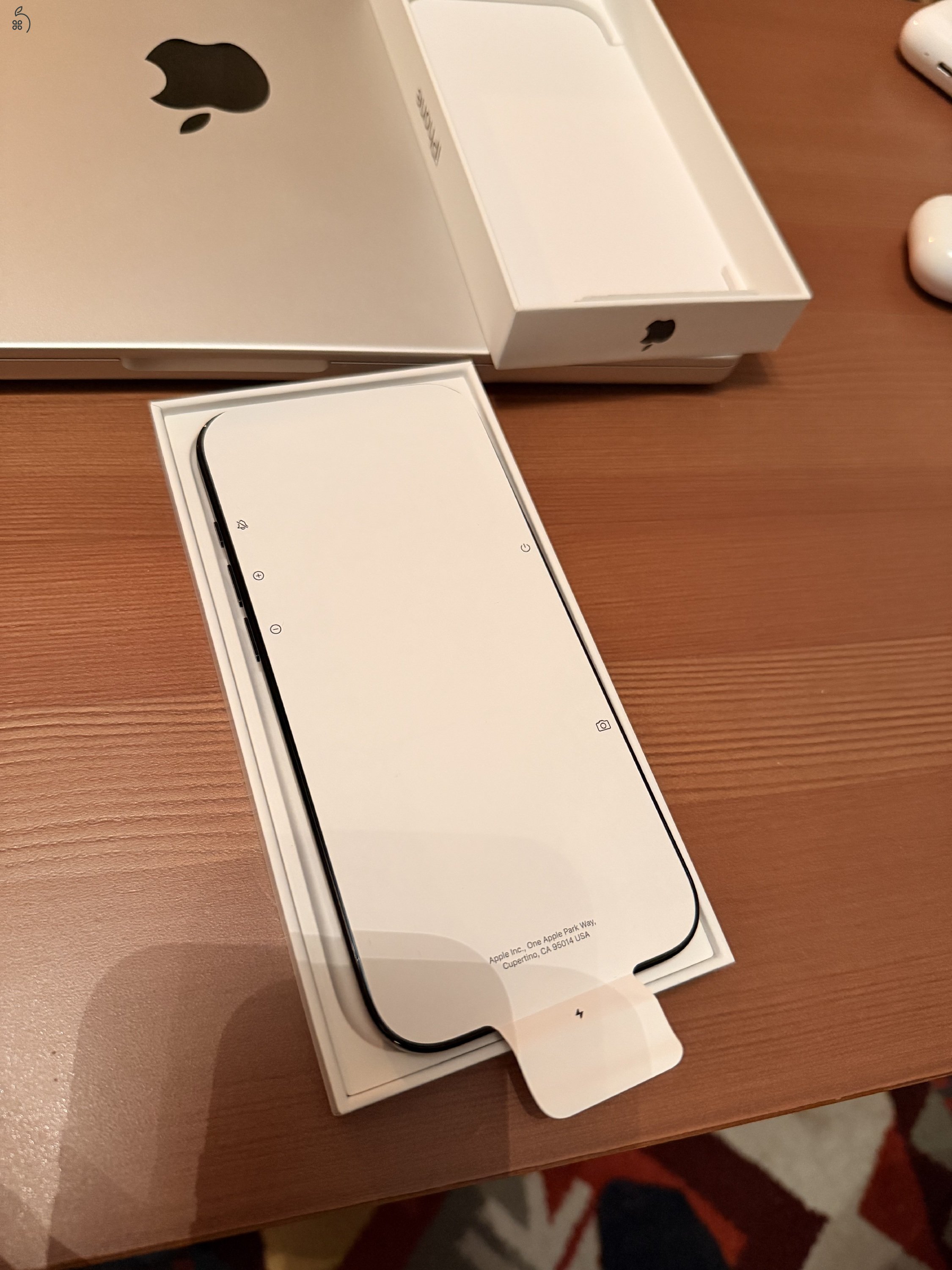 Apple iPhone Air, 256GB, fekete szín