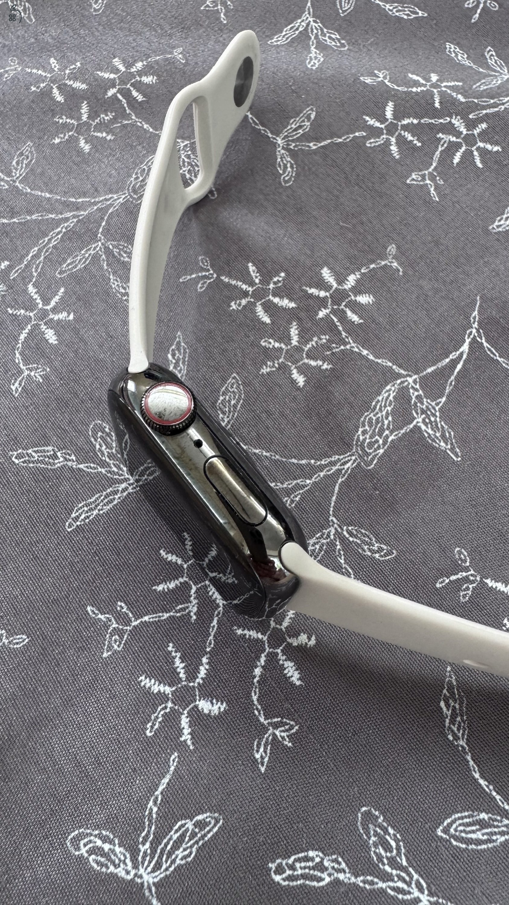 Apple Watch 8 Cellular 41 mm Rozsdamentes acél