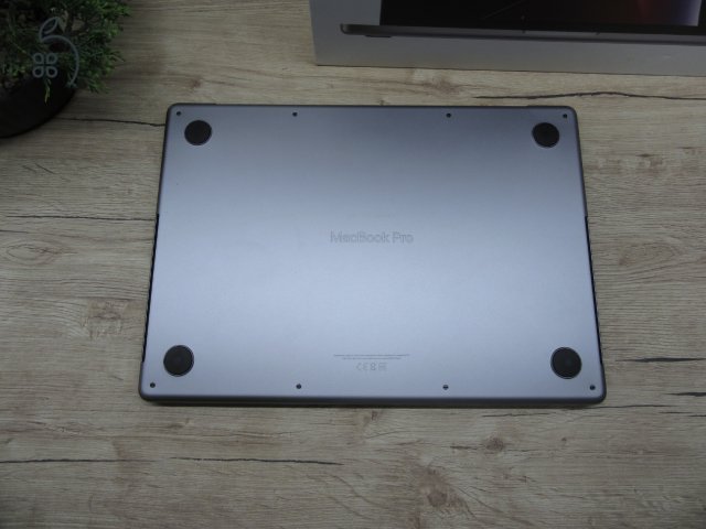 Apple MacBook Pro 14 (2023, M2 Pro) – Liquid Retina XDR, ProMotion 120 Hz – 16 GB / 500 GB – Használt, karcmentes – 97% akku (122 ciklus) – 3 hónap garancia