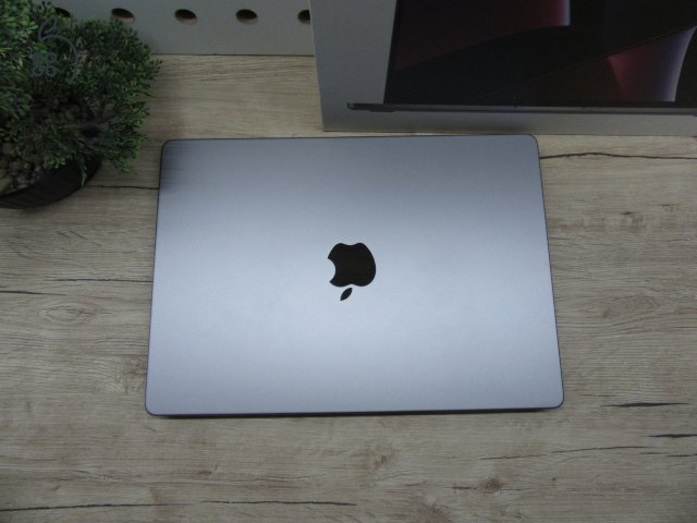 Apple MacBook Pro 14 (2023, M2 Pro) – Liquid Retina XDR, ProMotion 120 Hz – 16 GB / 500 GB – Használt, karcmentes – 97% akku (122 ciklus) – 3 hónap garancia