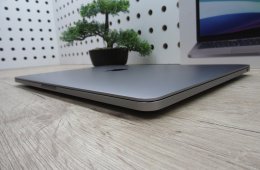 Apple MacBook Pro 13 (2020, M1) – Retina, 17 órás üzemidő, halk erő – 8 GB / 500 GB – Használt, karcmentes – 87% akku (371 ciklus) – 3 hónap garancia