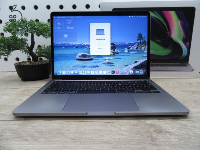 Apple MacBook Pro 13 (2020, M1) – Retina, 17 órás üzemidő, halk erő – 8 GB / 500 GB – Használt, karcmentes – 87% akku (371 ciklus) – 3 hónap garancia