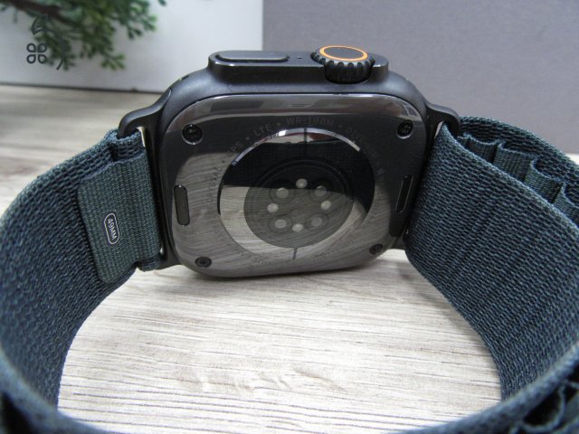 Apple Watch Ultra 2 – 49 mm – Titán ház, szafír üveg, 36 órás üzemidő – Használt, szép állapot – 100% akku – Apple garancia 2025. 10. 29-ig