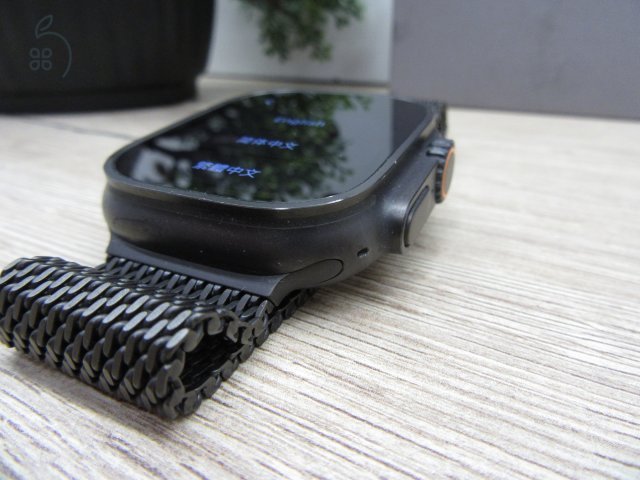 Apple Watch Ultra 2 – 49 mm – Titánium + szafír, 3000 nites kijelző – Használt, szép – 100% akku – Garancia 2025. 11. 21-ig