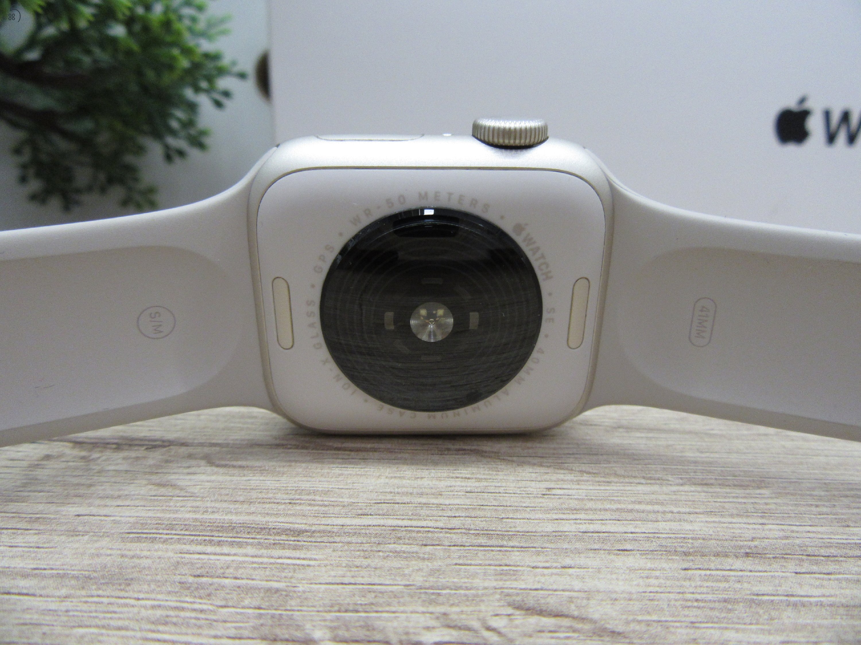 Apple Watch SE (2. generáció) – 40 mm – Pehelykönnyű, gyors és megbízható – Használt, karcmentes – Garancia 3 hónap