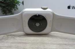 Apple Watch SE (2. generáció) – 40 mm – Pehelykönnyű, gyors és megbízható – Használt, karcmentes – Garancia 3 hónap
