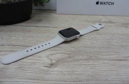 Apple Watch SE (2. generáció) – 40 mm – Pehelykönnyű, gyors és megbízható – Használt, karcmentes – Garancia 3 hónap