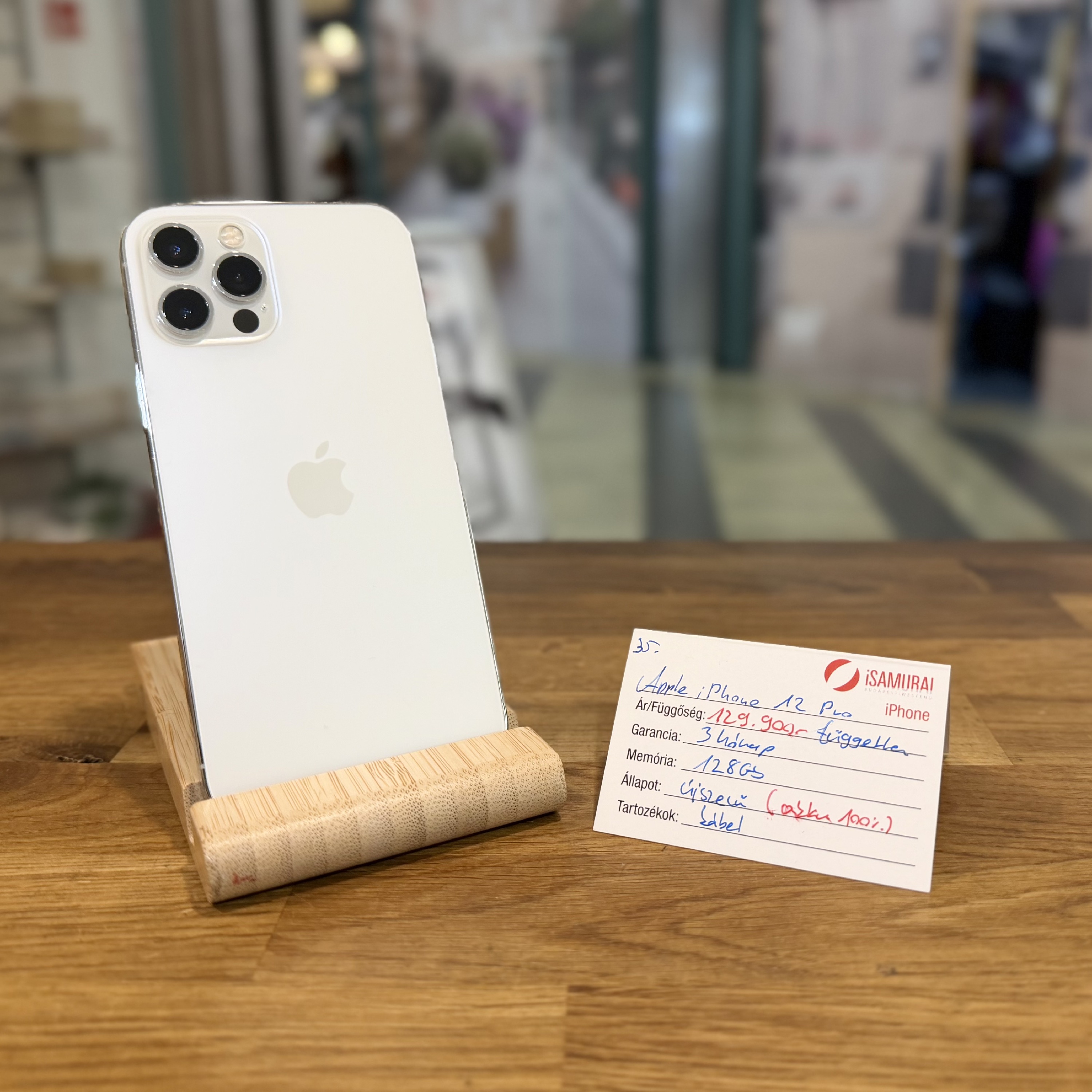 35. Apple iPhone 12 Pro - 128 GB - Ezüst - Új akku