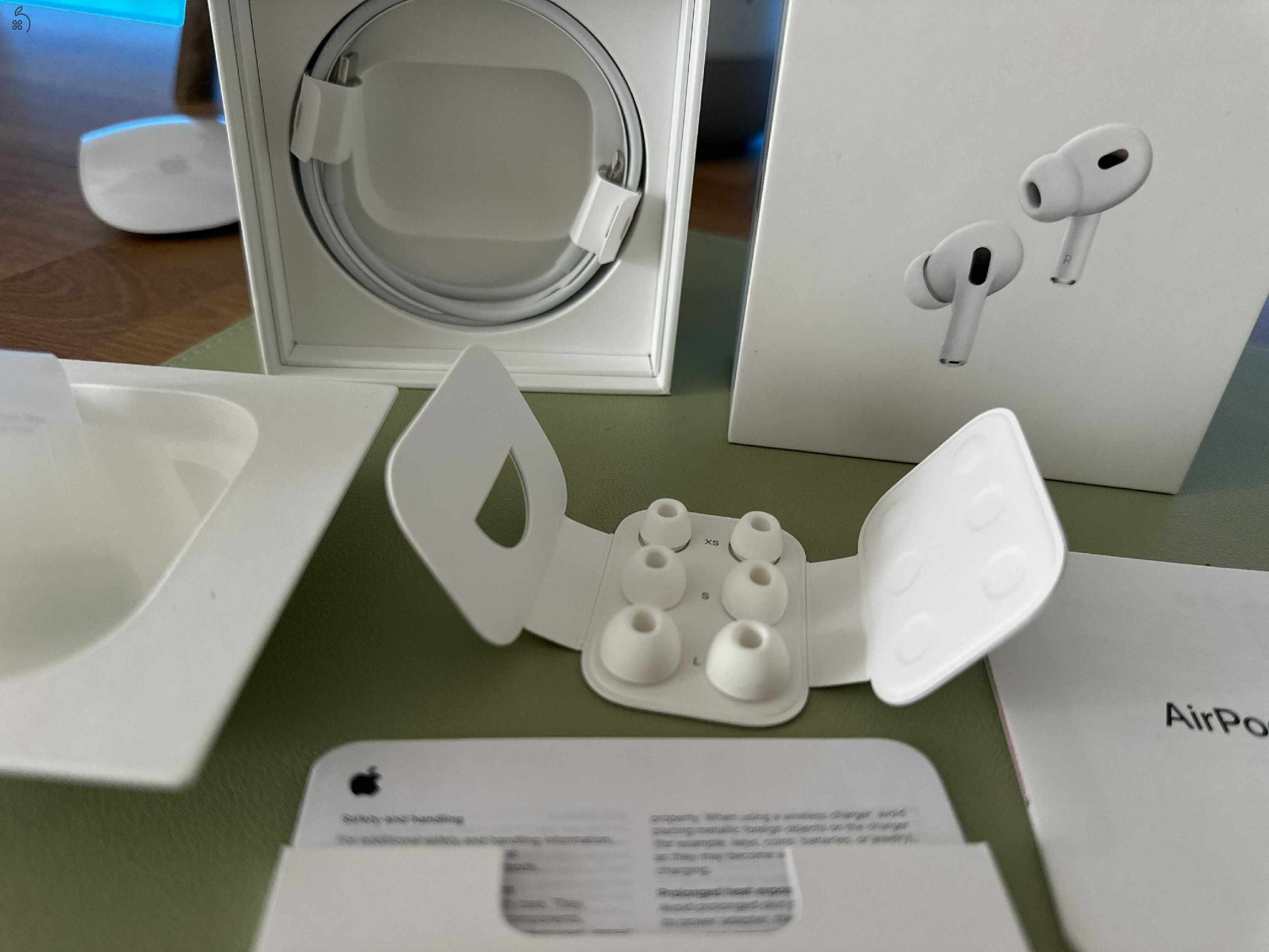 Apple AirPods Pro — 2. generációs (használt, szép állapotban)