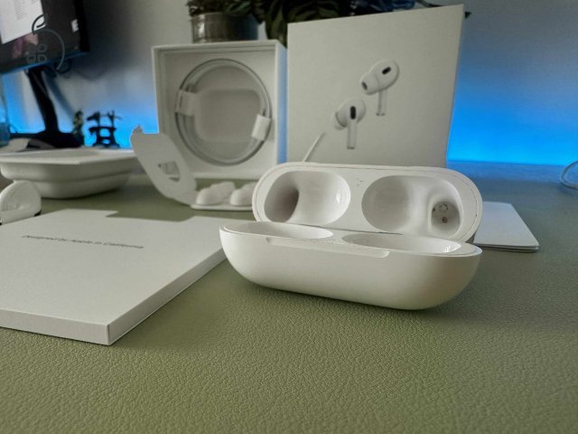 Apple AirPods Pro — 2. generációs (használt, szép állapotban)