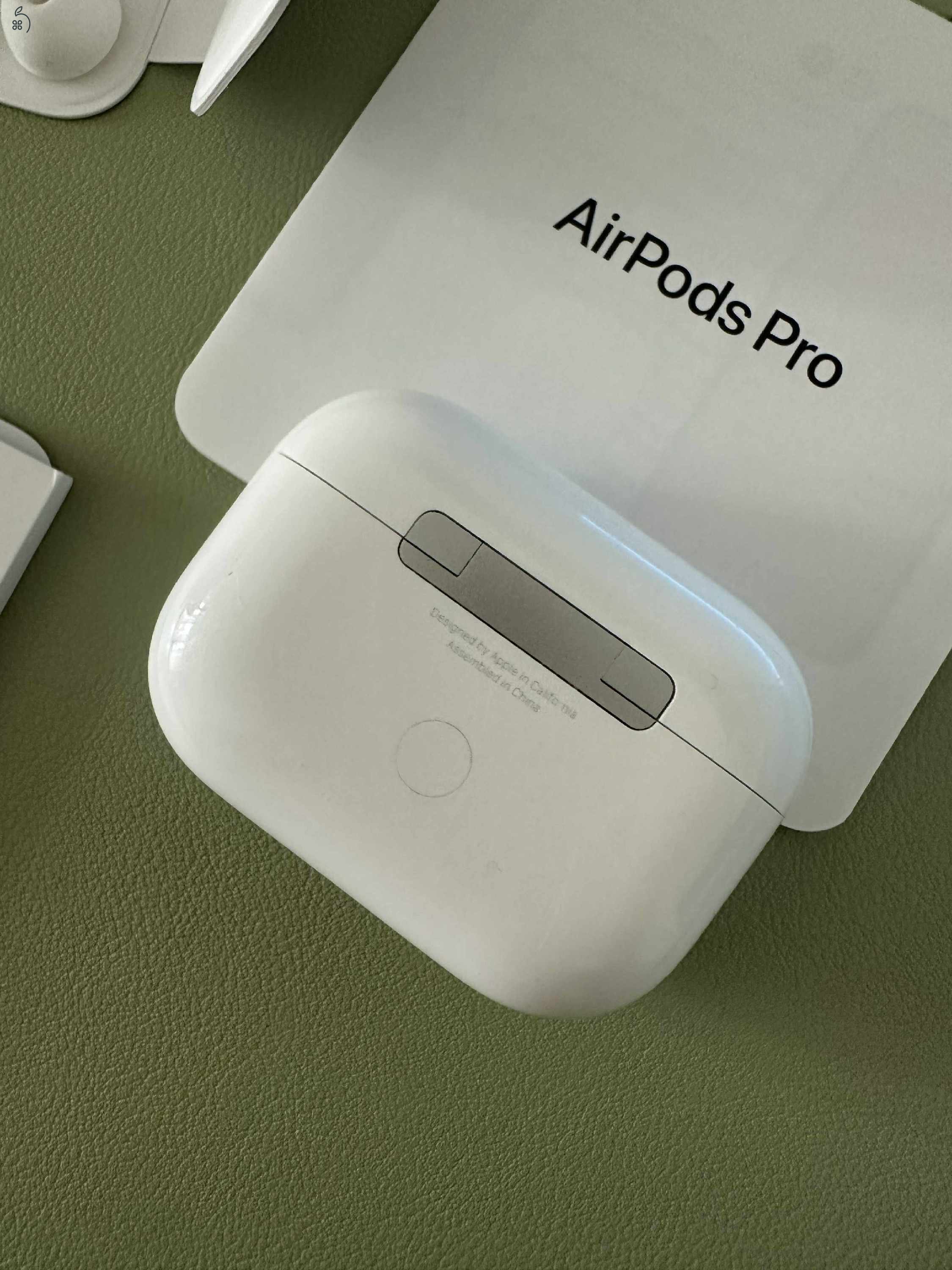 Apple AirPods Pro — 2. generációs (használt, szép állapotban)