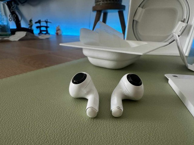Apple AirPods Pro — 2. generációs (használt, szép állapotban)