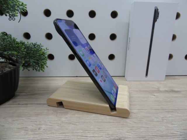 Apple iPhone Air – Space Black – Pehelykönnyű elegancia, nagy tárhely – 256 GB – Használt, újszerű – 100% akku (6 ciklus) – Garancia 2026. 09. 25-ig