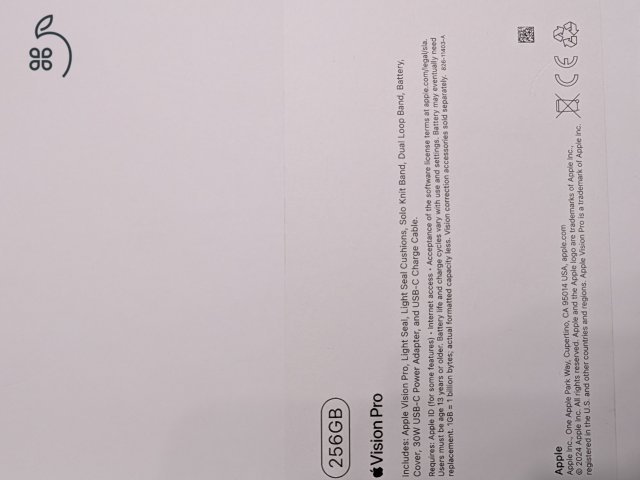 Apple Vision Pro - 256G + Travel Case 