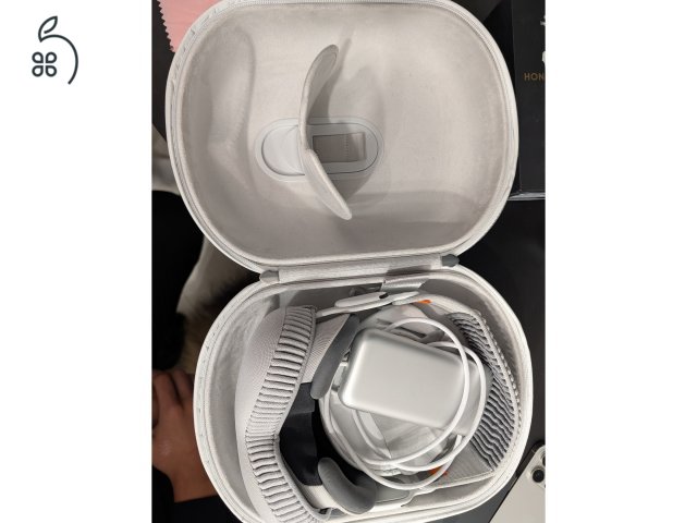 Apple Vision Pro - 256G + Travel Case 