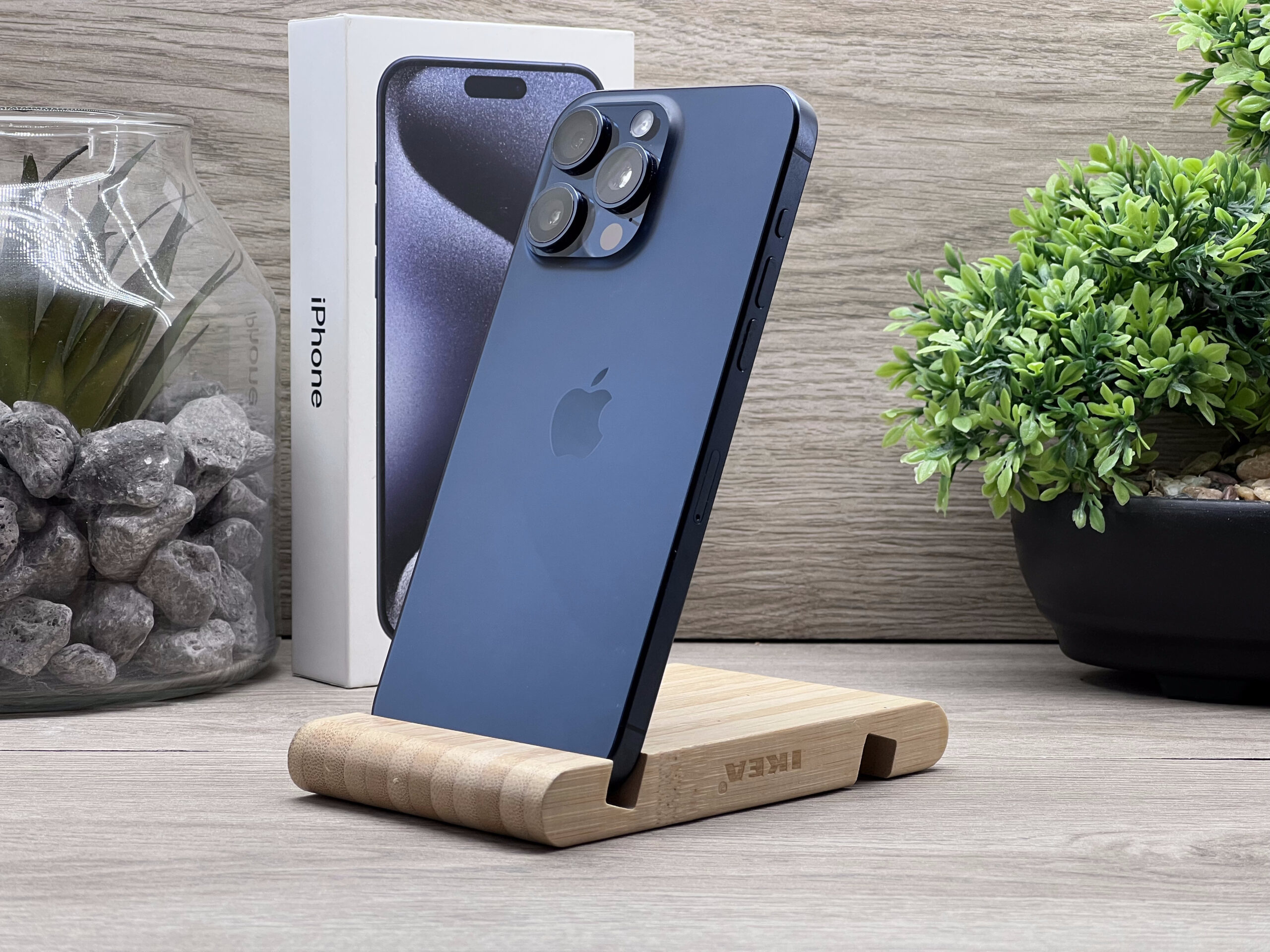 Hibátlan iPhone 15 Pro Max Blue Titanium 256GB 2 ÉV Garanciával Számlával 90% Akksi